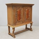 1742 3201 CUPBOARD